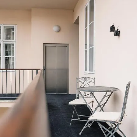 Happy Days Sokolska Apartment